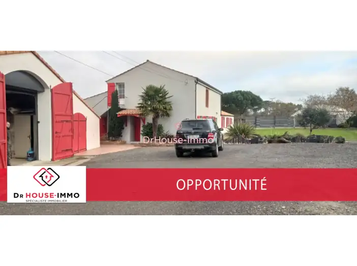 Maison 8 pièces de 210 m² - Commequiers (85220)