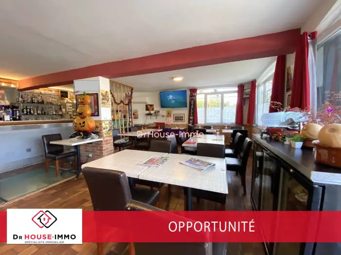 Commerce 1 pièce de 75 m² - Saintes-Maries-de-la-Mer (13460)