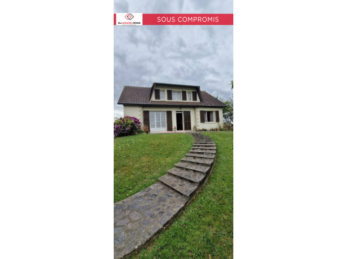 Maison 10 pièces de 138 m² - Saint-Pierre-des-Fleurs (27370)