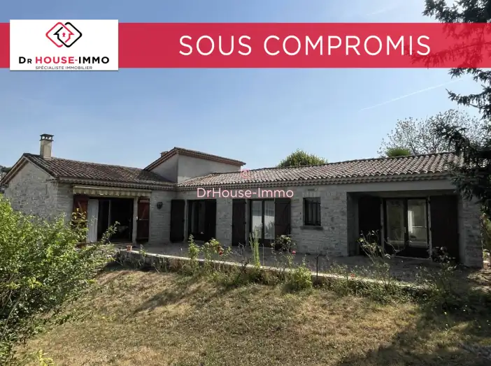 Maison 6 pièces de 162 m² - Angoulême (16000)