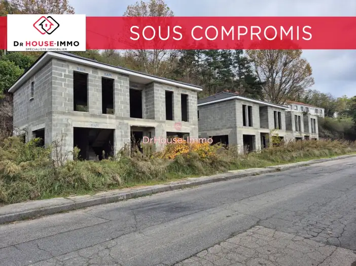 Maison 19 pièces de 500 m² - Firminy (42700)