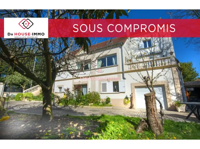 Maison 8 pièces de 225 m² - Orly (94310)