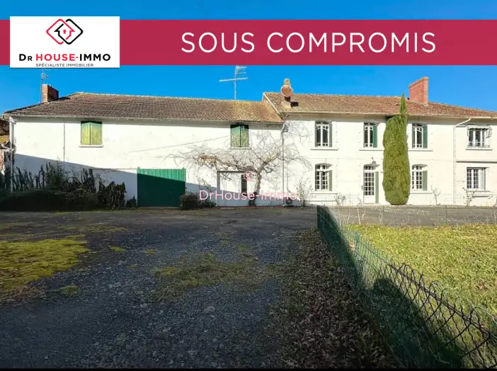 Maison 13 pièces de 366 m² - Saint-Laurent-des-Vignes (24100)
