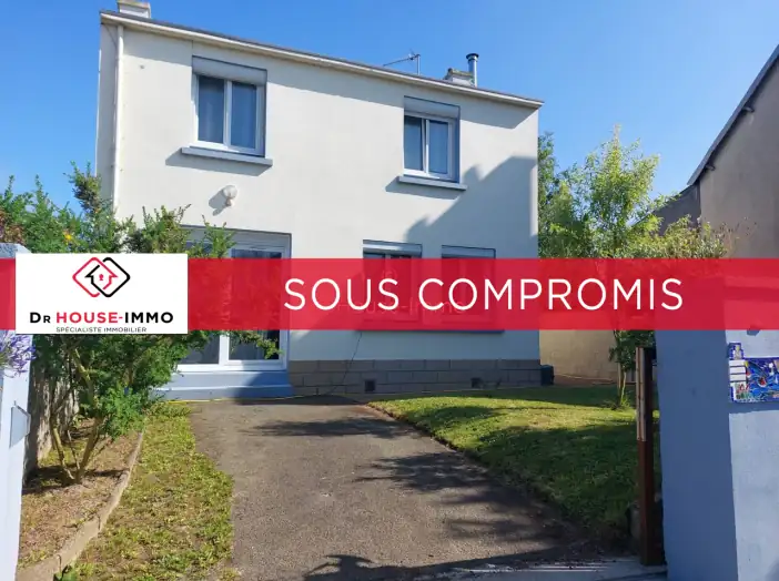 Maison 4 pièces de 90 m² - Guissény (29880)