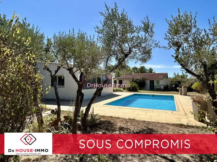 Maison 7 pièces de 120 m² - Flayosc (83780)