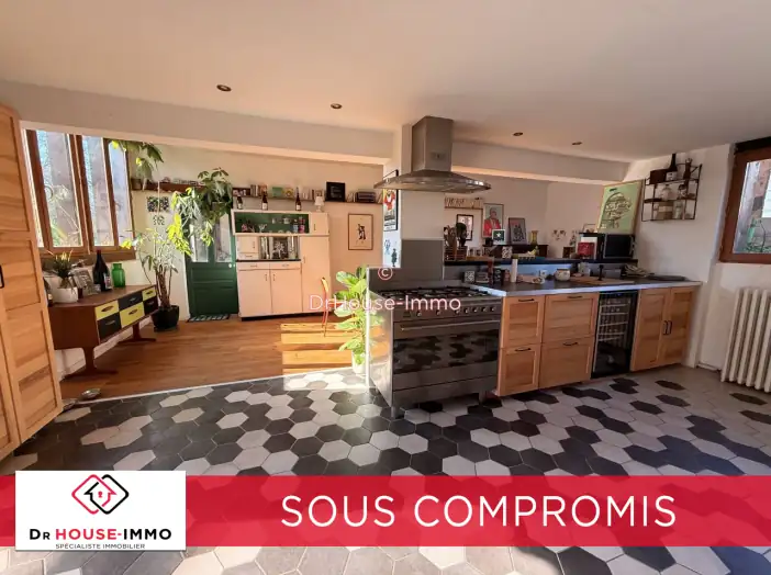 Maison 9 pièces de 214 m² - Troyes (10000)