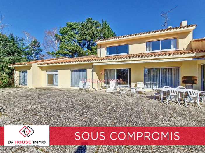 Maison de 432m² - 10 pièces