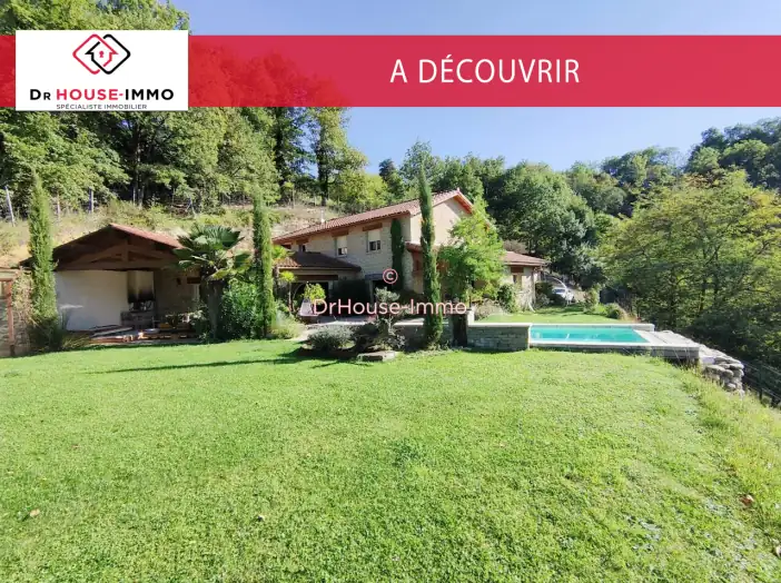 Maison 7 pièces de 483 m² - Saint-Vérand (38160)