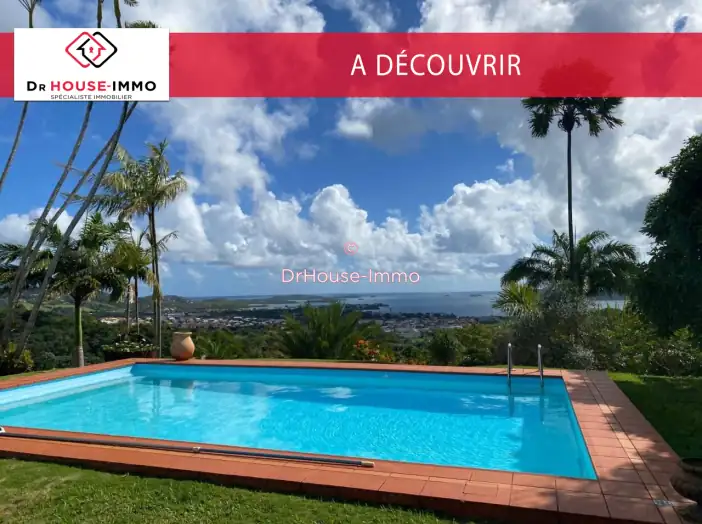 Maison 6 pièces de 120 m² - Robert (97231)