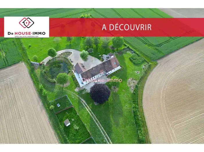 Maison 9 pièces de 450 m² - Courtenay (45320)