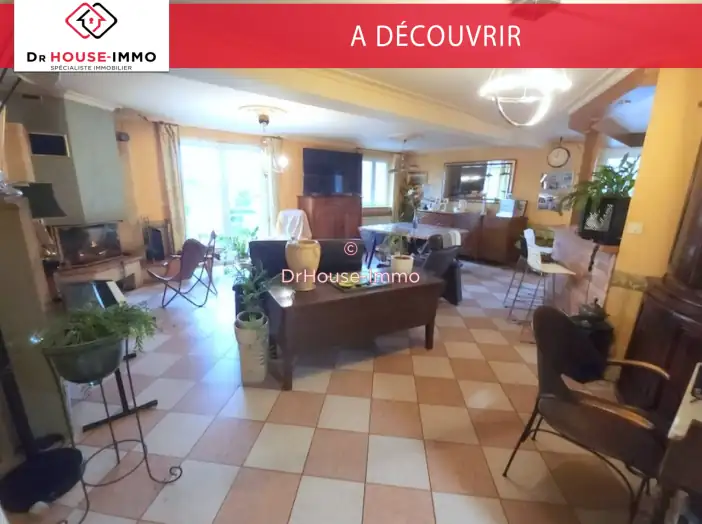 Maison 6 pièces de 207 m² - Saint-Hilaire-du-Harcouët (50600)