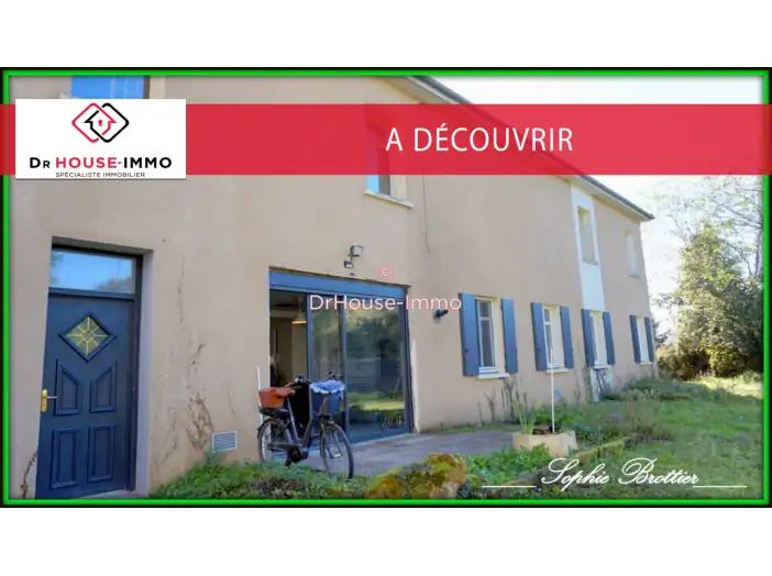 Maison 8 pièces de 204 m² - Boivre la Vallée (86470)