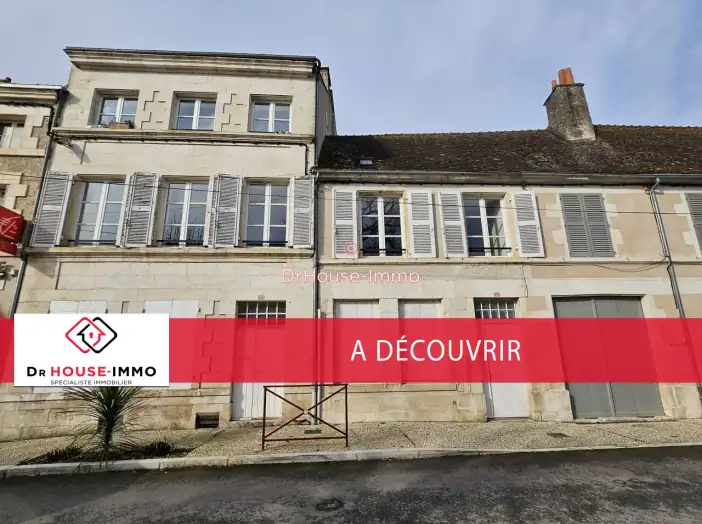 Immeuble 17 pièces de 398 m² - Saint-Savin (86310)