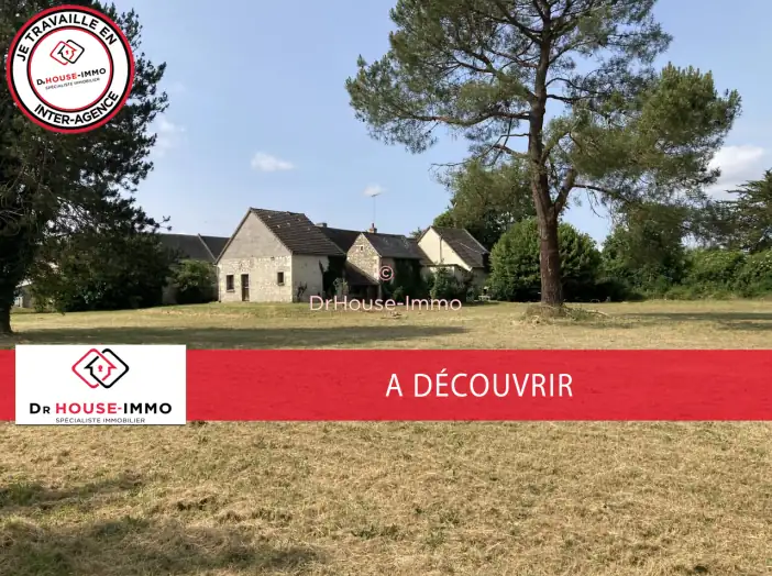 Maison 9 pièces de 238 m² - Bréhémont (37130)