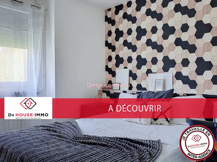 Maison 5 pièces de 200 m² - Saint-Céré (46400)