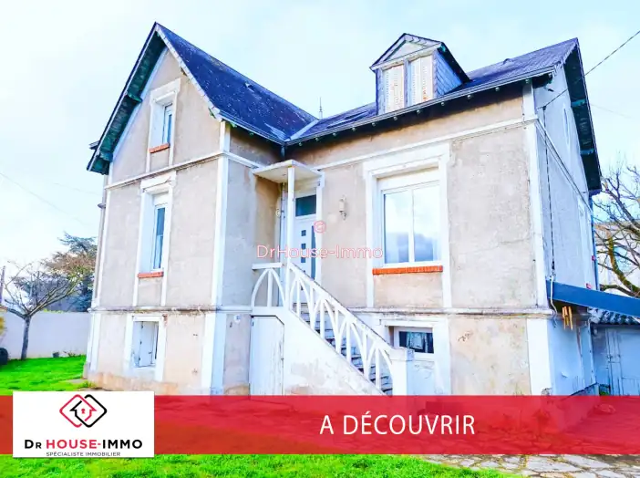 Maison 7 pièces de 210 m² - Thouars (79100)