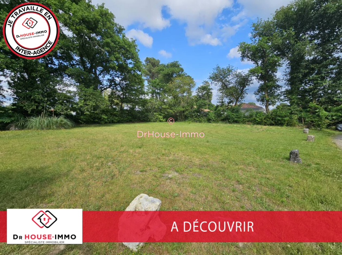Terrain de 900m²