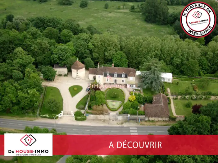 Château 10 pièces de 351 m² - Corquilleroy (45120)