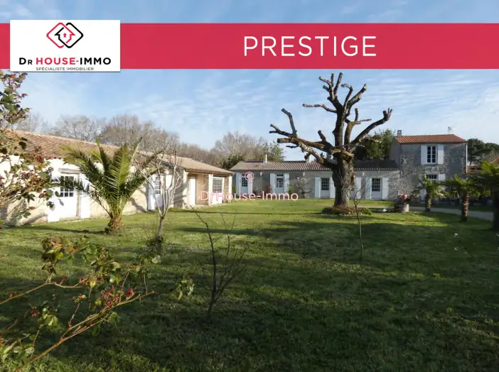 Corps de ferme 10 pièces de 300 m² - Dolus-d'Oléron (17550)