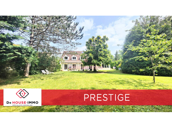 Maison de 241m² - 9 pièces