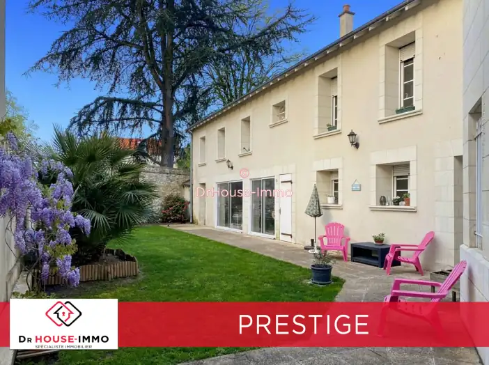 Maison 8 pièces de 259 m² - Châtellerault (86100)