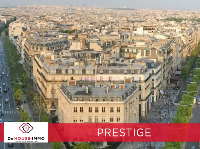 Commerce 3 pièces de 150 m² - Paris (75008)