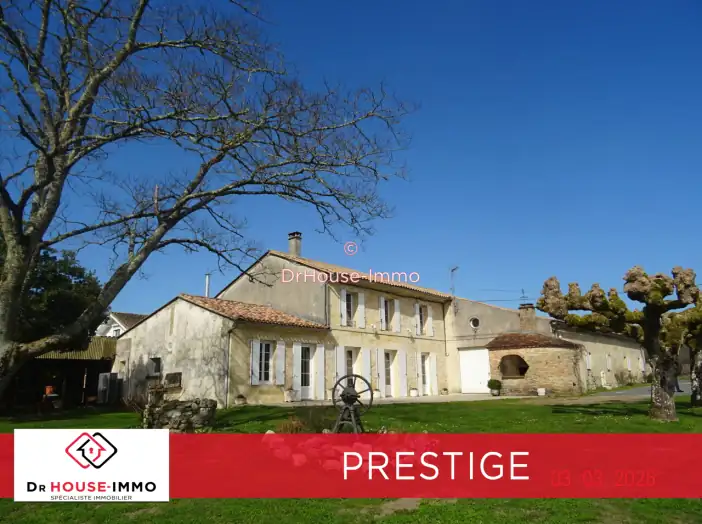Maison 12 pièces de 350 m² - Saint-André-de-Cubzac (33240)