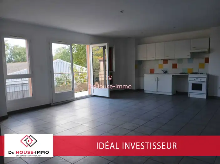 Immeuble 13 pièces de 260 m² - Sallèles-d'Aude (11590)