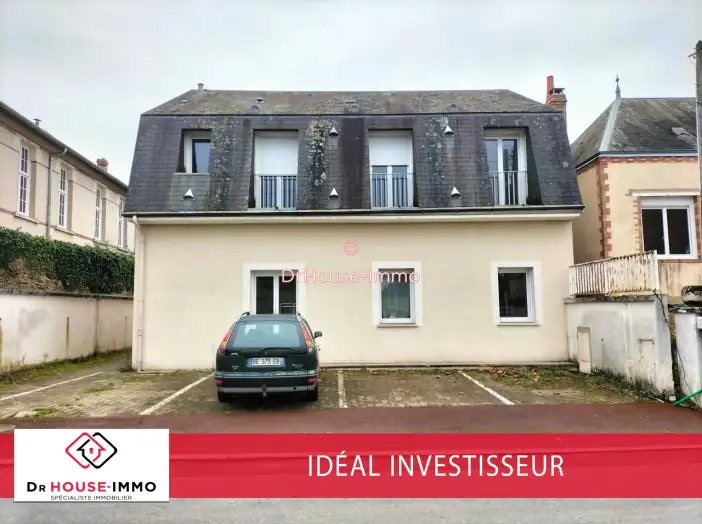 Immeuble 10 pièces de 150 m² - Mansigné (72510)