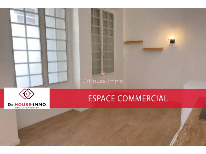 Bureau 2 pièces de 30 m² - Montignac-lascaux (24290)