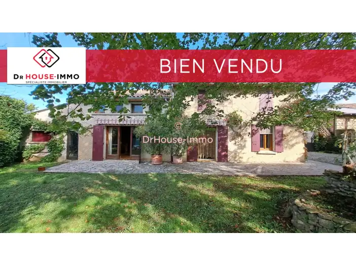 Maison 10 pièces de 221 m² - Bésayes (26300)