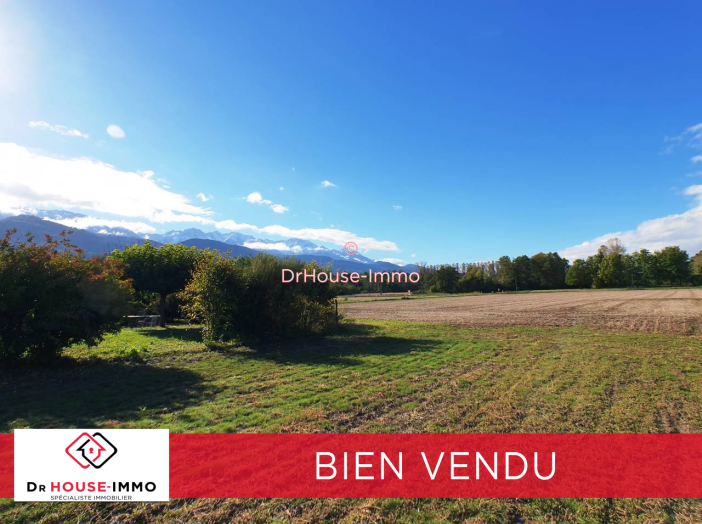 Terrain de 913m²