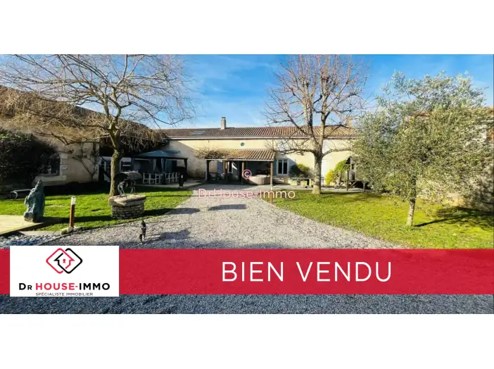 Maison 7 pièces de 210 m² - Villiers (86190)