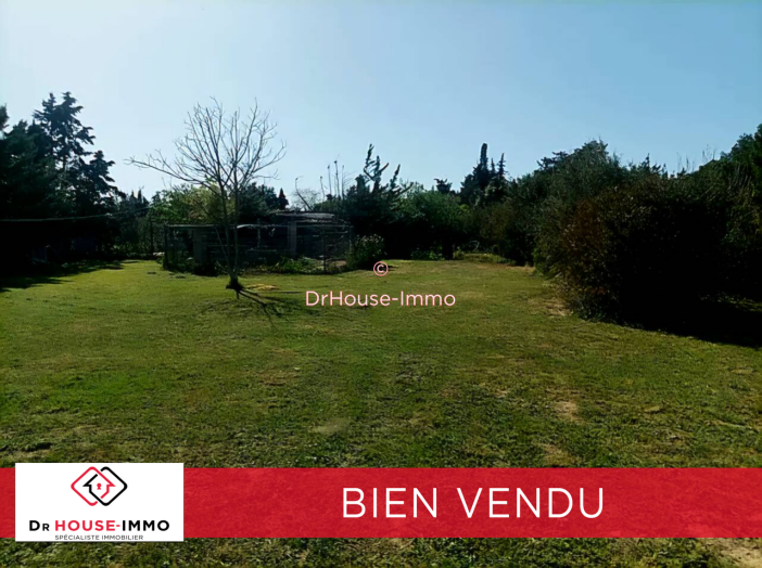 Terrain de 900m²