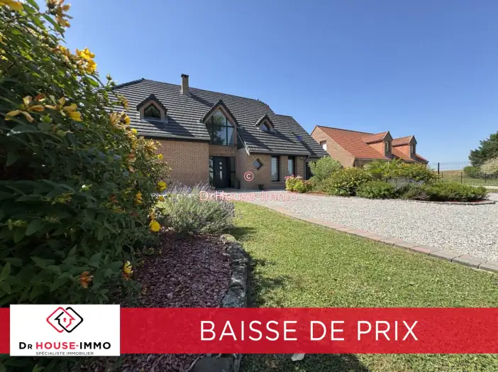 Maison 7 pièces de 198 m² - Hecq (59530)