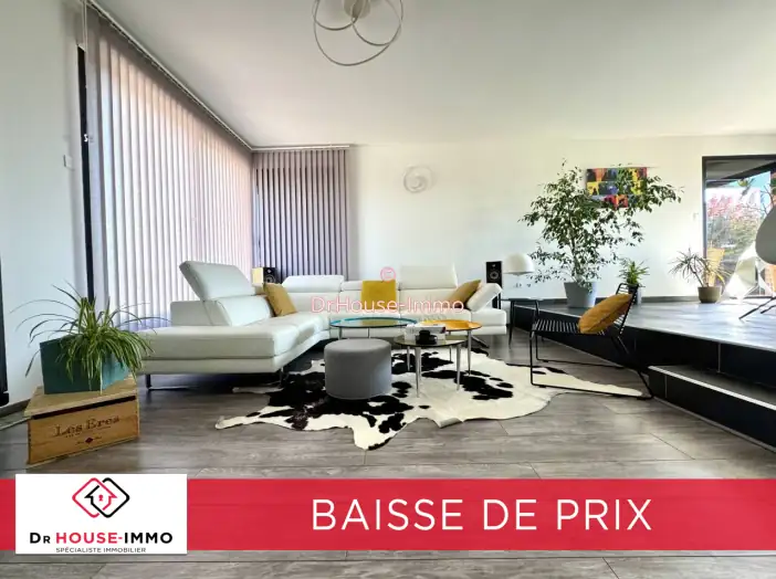 Maison 7 pièces de 215 m² - Hecq (59530)