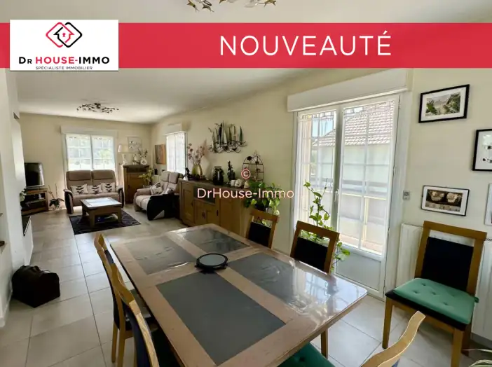 Maison 8 pièces de 185 m² - Douvres-la-Délivrande (14440)