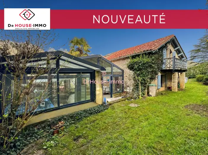 Maison 8 pièces de 250 m² - Périgueux (24000)