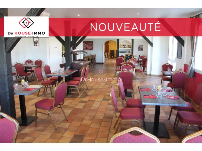 Commerce 10 pièces de 350 m² - Roullet-Saint-Estèphe (16440)