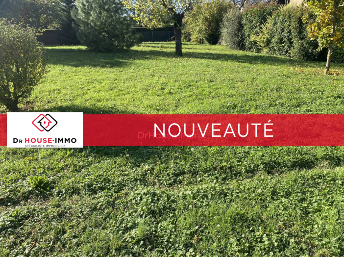 Terrain de 800m²