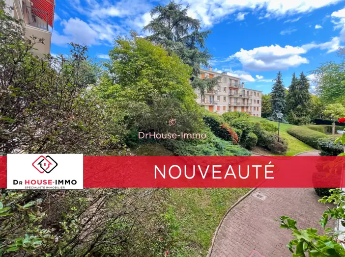 Appartement 5 pièces de 109 m² - Le Raincy (93340)