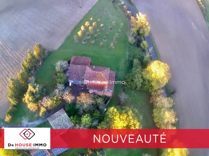 Maison 10 pièces de 210 m² - Andillac (81140)