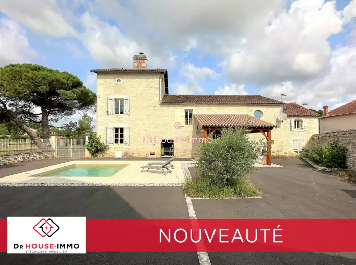 Maison 12 pièces de 368 m² - Mansle (16230)