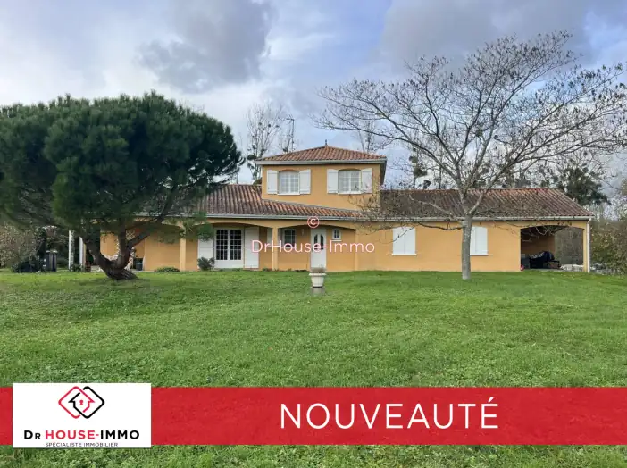 Maison 6 pièces de 217 m² - Saint-Cyr (86130)