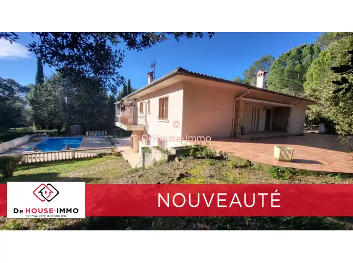 Maison 8 pièces de 204 m² - Brignoles (83170)
