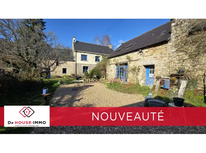 Maison 7 pièces de 243 m² - Ploërdut (56160)