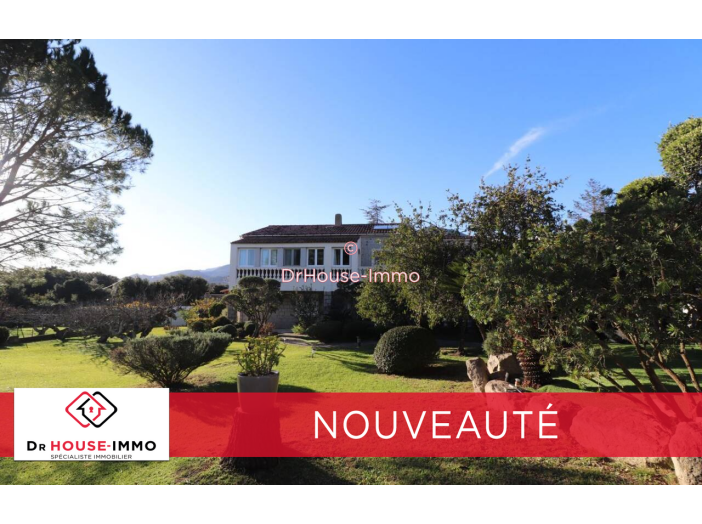 Maison de 300m² - 14 pièces