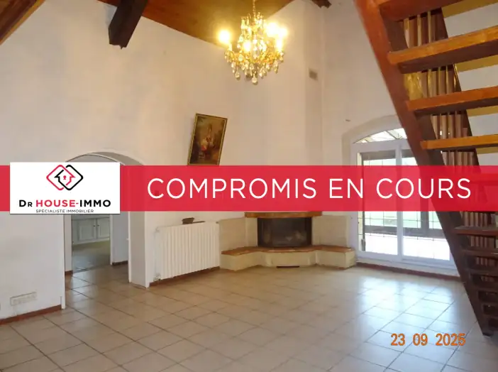 Maison 10 pièces de 240 m² - Saint-Yzan-de-Soudiac (33920)