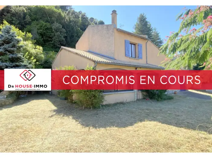Maison 5 pièces de 104 m² - Pont-de-Labeaume (07380)