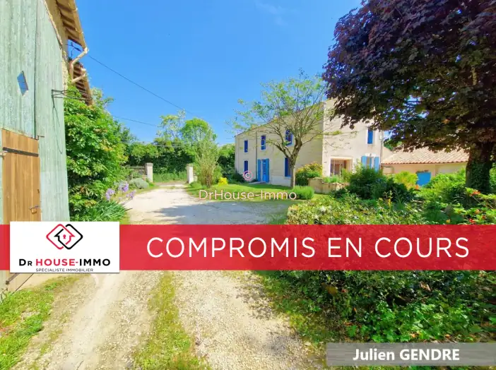 Maison 7 pièces de 171 m² - Aigondigné (79370)